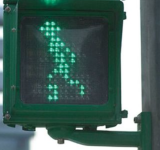 「小綠人」變燈號前「閃爍」提醒不要再跨入 ! 交通部 : 非催促行人奔跑